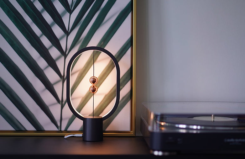 Magnetische Tischleuchte aus Holz - Moderne Eleganz für Ihr Zuhause