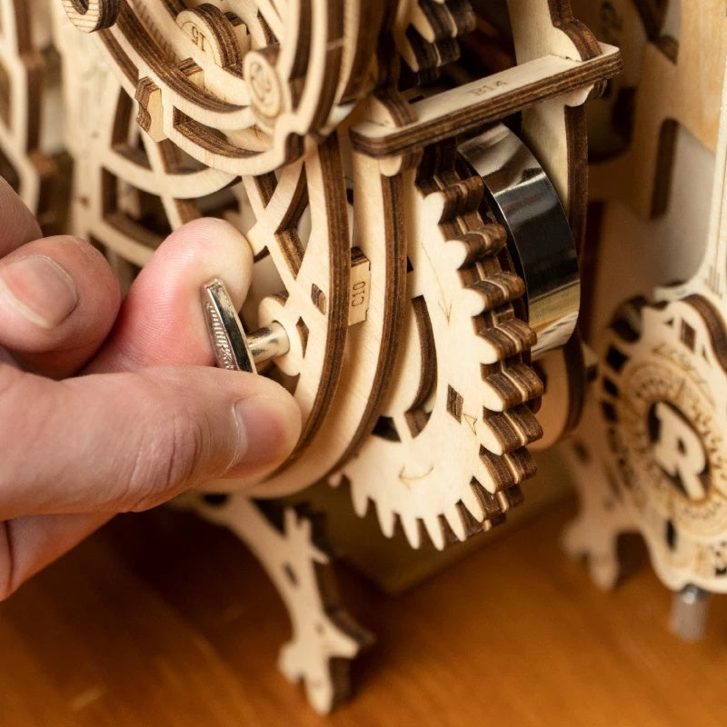 DIY Holzbausatz – 3D Eulen-Uhr zum Selberbauen