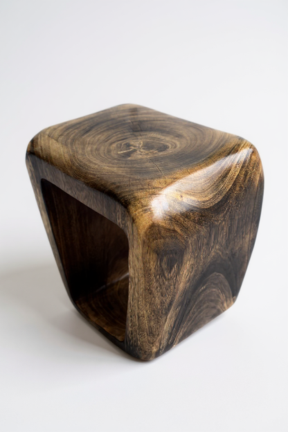 Holzhocker - Beistelltisch Couchtisch - Handgefertigter Flambierter Hocker aus massivem Suarholz- 50x30x40 cm