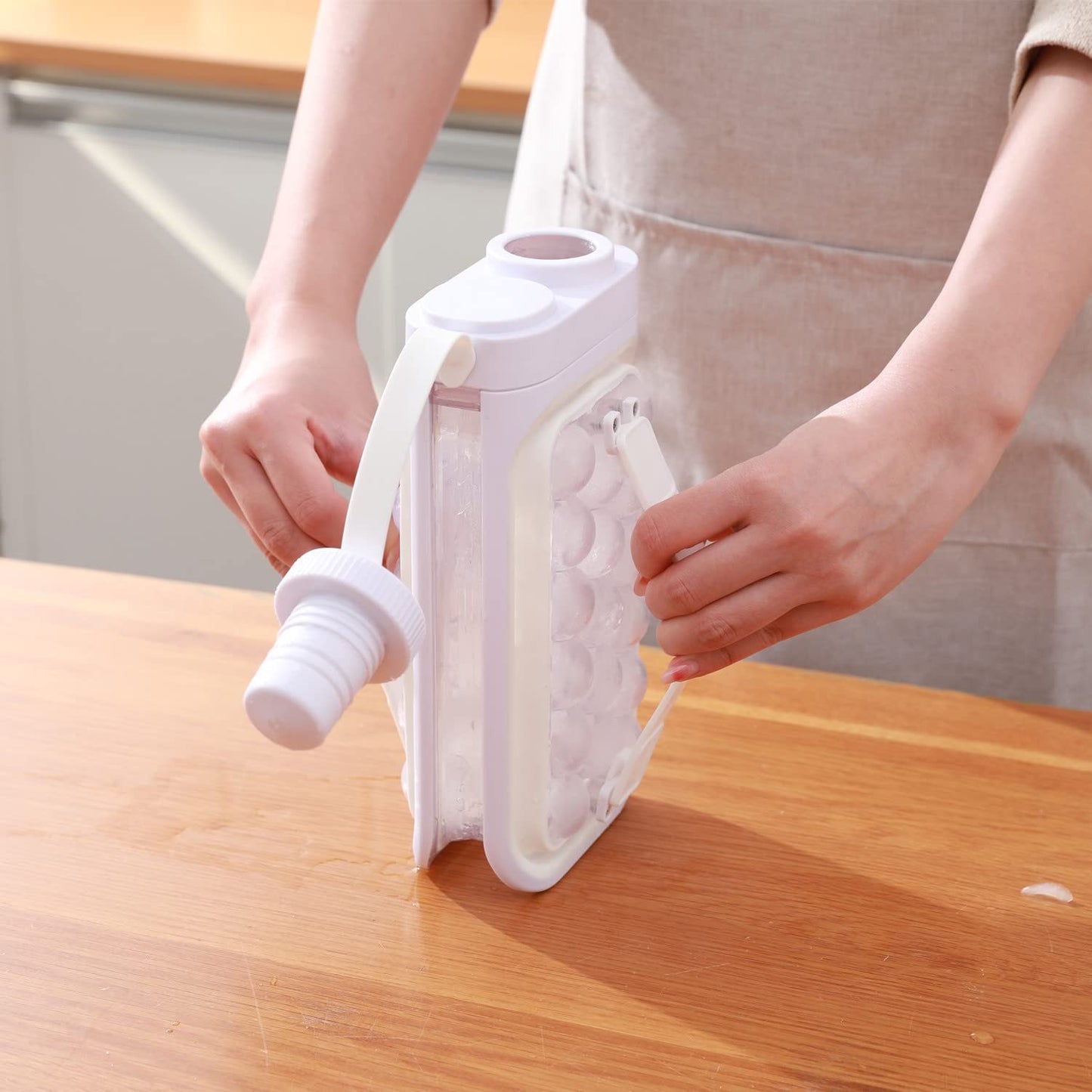 2-in-1 Eiswürfelform & Wasserflasche – Frische Eiswürfel. Überall. Jederzeit. ❄️